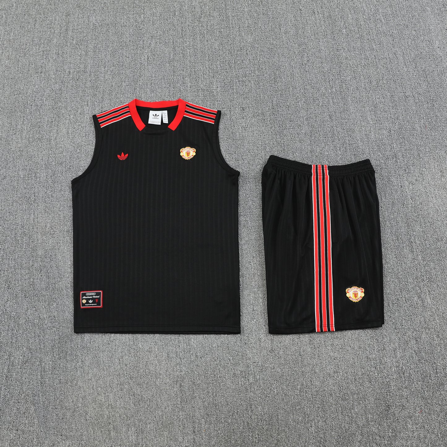 Completo unico del Manchester united 2025/2026