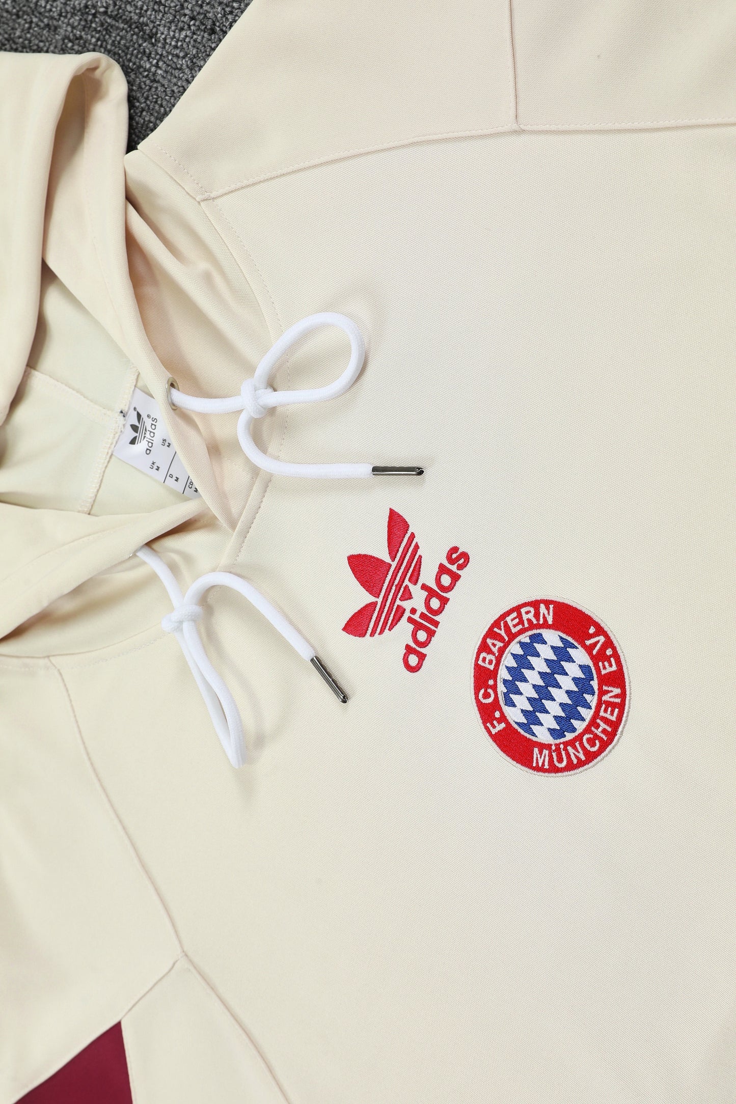 Tuta Ufficiale del Bayern Monaco