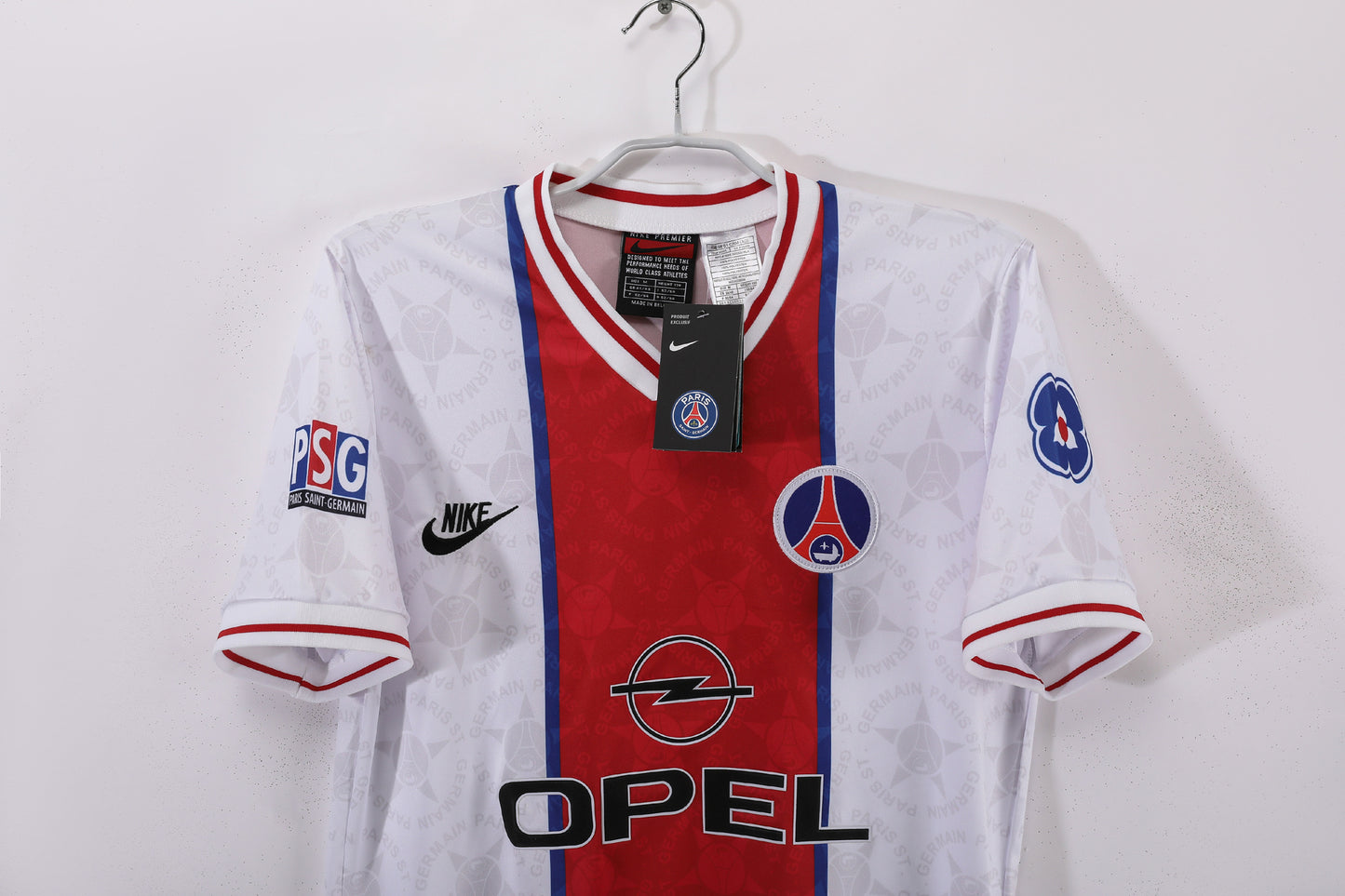 Maglia originale del PSG 1995/1996: stile rétro e passione parigina"
